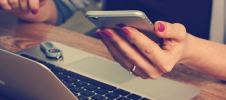 Our list of top 5 travel gadgets that will ease your business trip