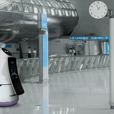 LG has made a guide robot to help you at the airport