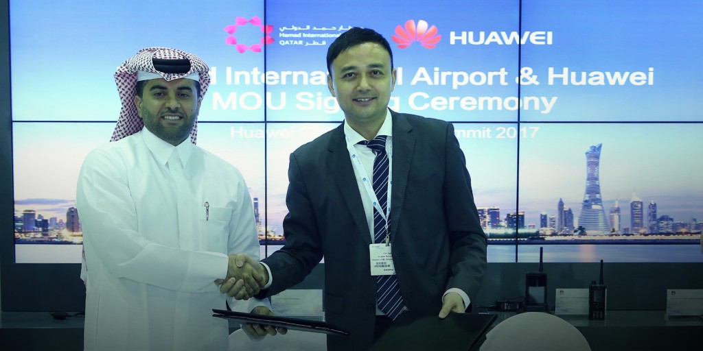 Eng. Badr Mohammed Al Meer, Chief Operating Officer at HIA (left) and Xilin Yuan, President of the Transportation Sector of Huawei's Enterprise Business Group(right) (PRNewsfoto/Huawei)